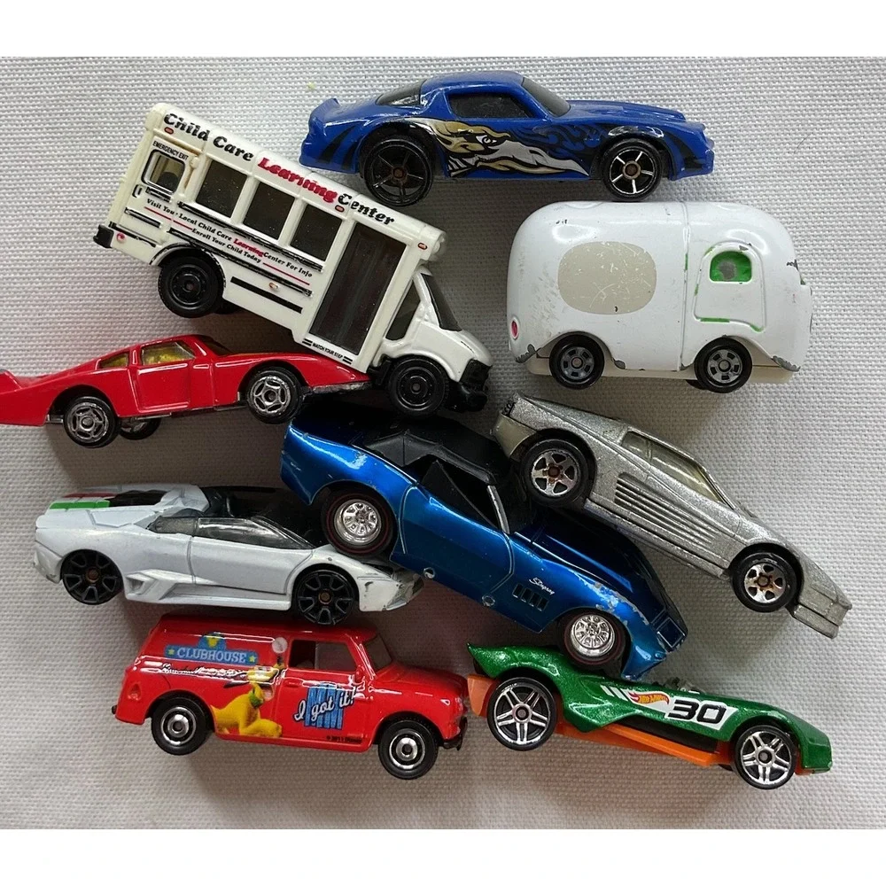 Hot Wheels Matchbox Tomica Diecast Cars Lot of 9 Ferrari Chevy Disney Bus 1/64